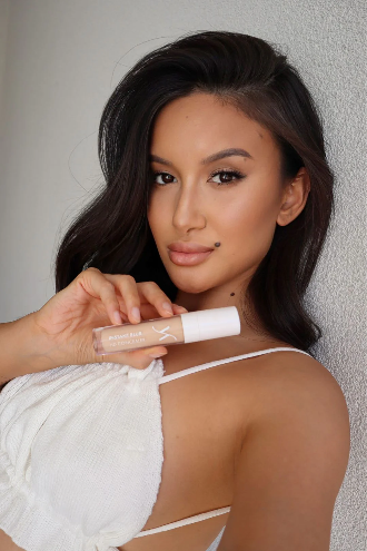 Vani-T Instant Blur HD Concealer.